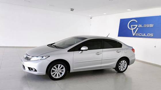 HONDA CIVIC 1.8 LXS 16V FLEX 4P AUTOMÁTICO
